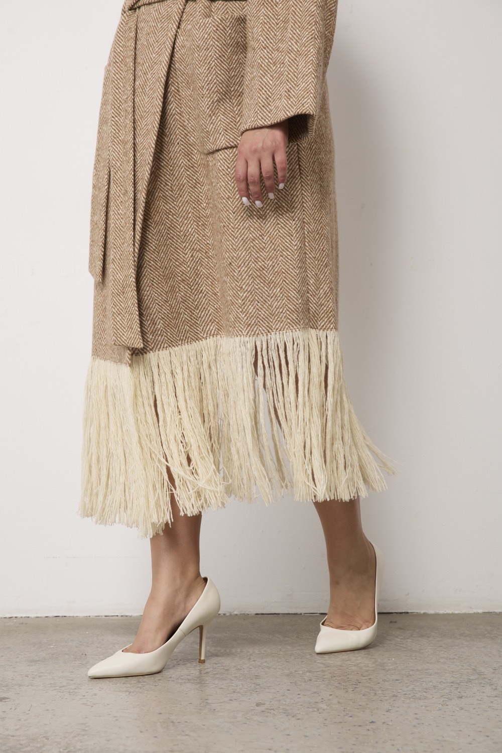 Пальто с бахромой в елочку