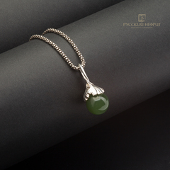 Подвеска "Лист Гинкго". Зеленый нефрит. Бриле.