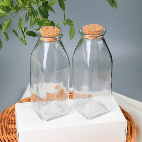 Баночки - бутылочки с пробкой декоративные, стеклянные, прозрачные 350 мл, 5,5*5,5*16 см, набор 2 штуки.