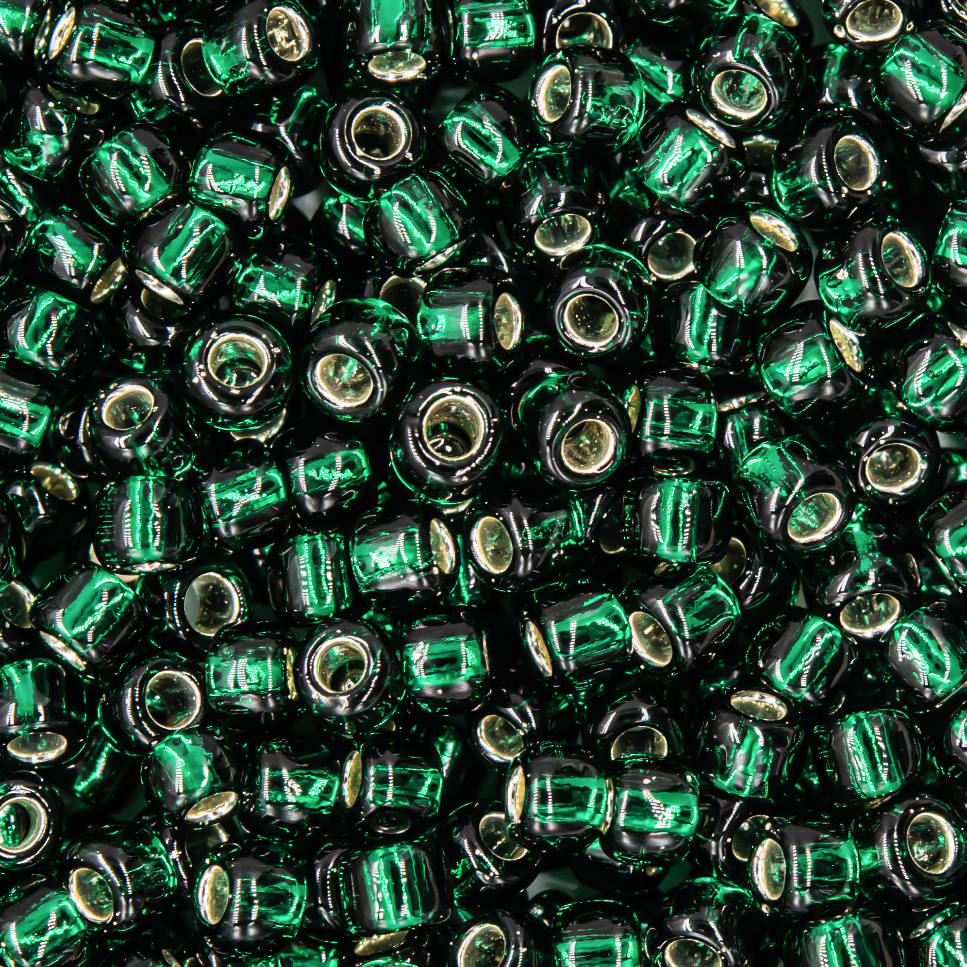 Японский бисер TOHO Round 8/0 (№36), с внутренним серебрением, прозрачный