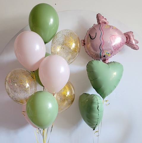 Композиция из шаров с тропической рыбкой