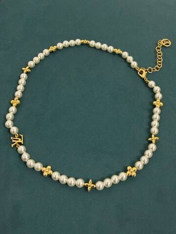 kole-choker-v-stile-lv-iz-zhemchuga