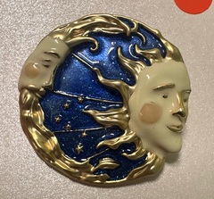 Б033 - Брошь ЛУНА + СОЛНЦЕ с синей эмалью в стилистике SCHIAPARELLI