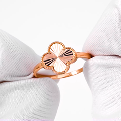 kolco-trendi-gold-klever-s-almaznymi-granyami-giloshe-iz-zolota-585-proby