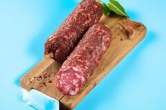Испанская сырокопченая полусухая  колбаса