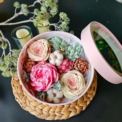 Новогодний зефир круглый «Пион и Розы» / 21 см