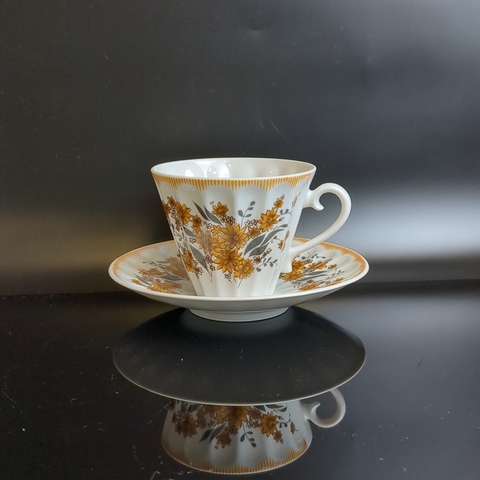 Чайная пара на одну персону ЛФЗ фарфор, цветочный декор, осенние цветы, форма "Лучистая", винтаж СССР1986-1991 гг