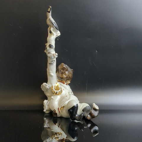 Винтажная статуэтка Медведь на воеводстве . Фарфор ЛЗФИ. СССР, 1950- 1960-е гг. Скульптор Н.Е.Муратов.