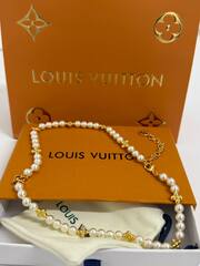 Колье-чокер в стиле LV из жемчуга