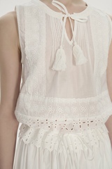 Блуза белая без рукавов