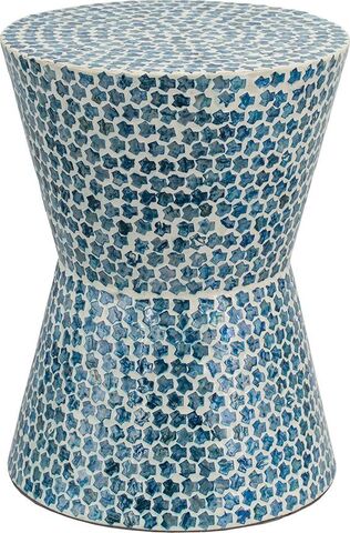 Столики с раковинами устриц