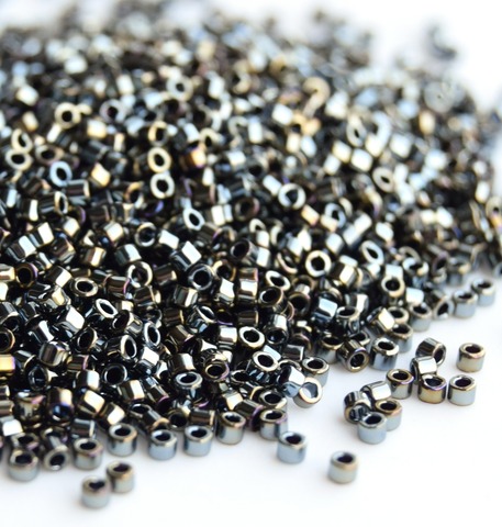 DB-0026 Бисер цилиндрический Миюки делика 11/0 /Miyuki delica 11/0 Metallic Black Luster