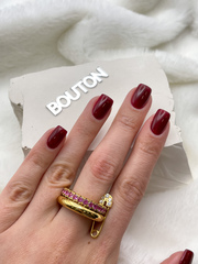 Золотистое двойное кольцо с розовыми камнями и булавкой