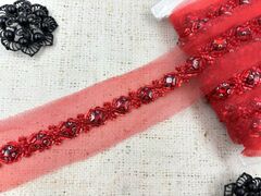 Тесьма декоративная с бусинами и стразами, ш. 5 см, красный