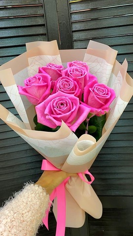 Букет из 7 голландских  роз 50 см в оформлении ( цвет роз на выбор красные, розовые, кремовые или белые) #33332