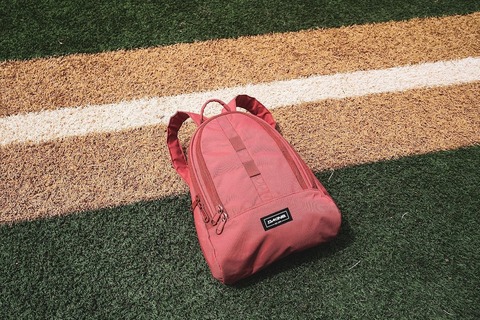 Картинка рюкзак городской Dakine Cosmo 6.5L Violet - 7