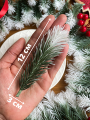 Еловая лапка искусственная, Бело-зеленая, декор зимний, рождественский, 12*3 см, 30 штук