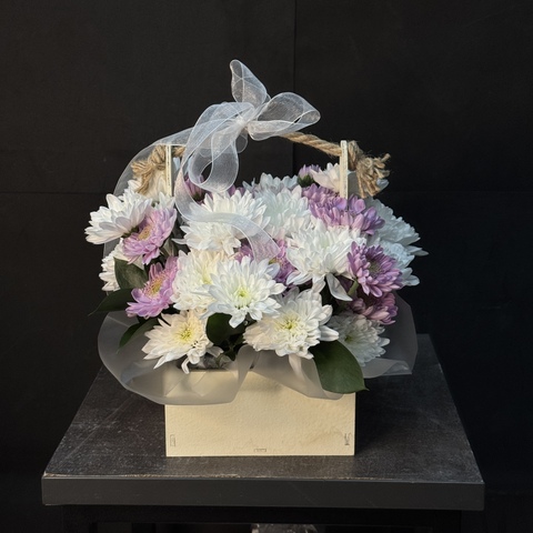 Корзинка с хризантемами