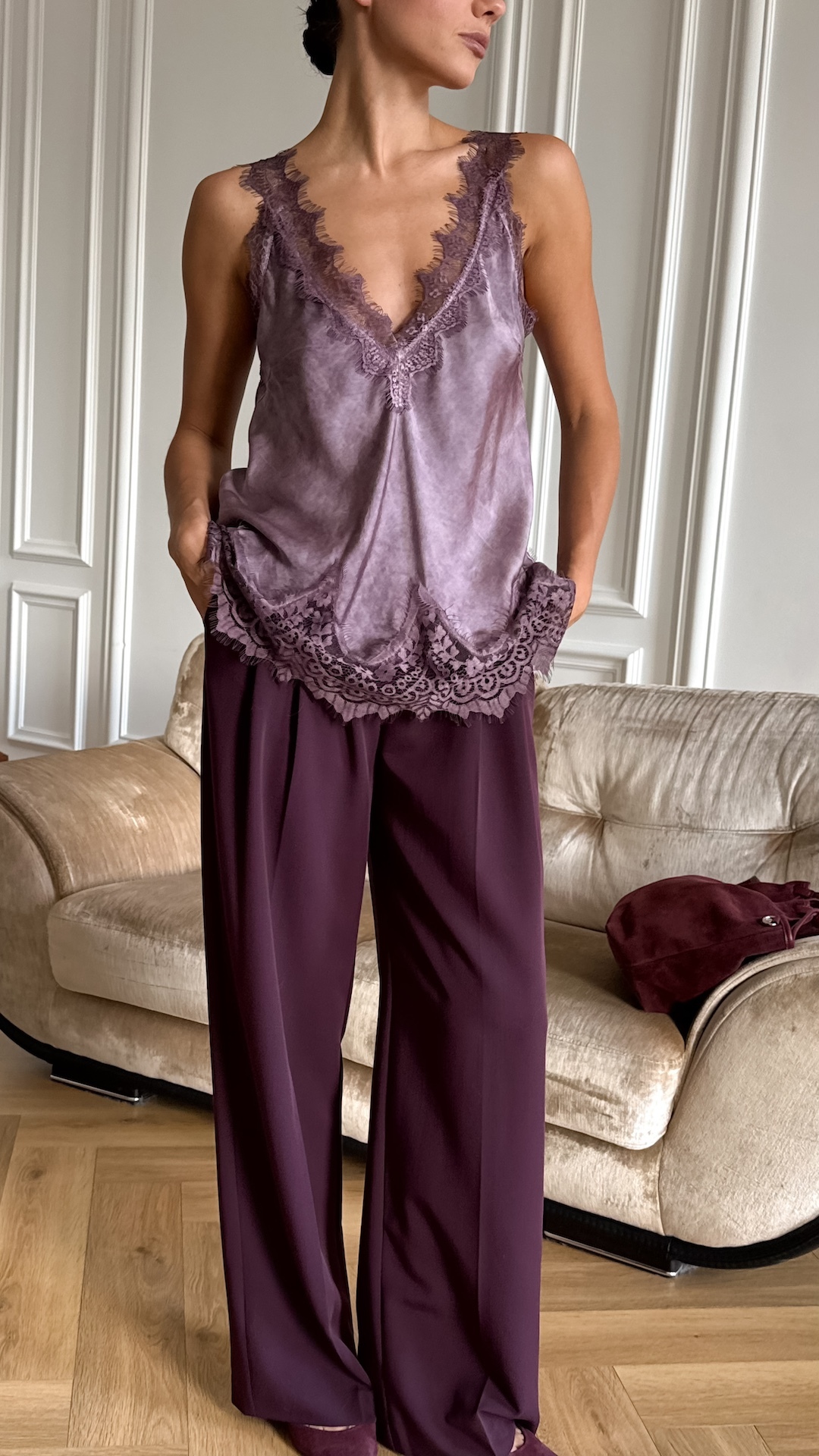 Брюки с умеренными защипами