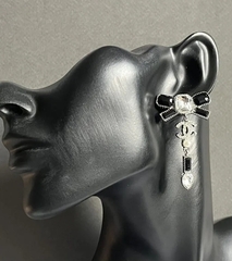 Серьги кресты CHANEL чернобелые