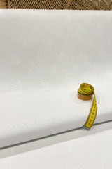 Ткань натуральная, с жаккардовым переплетением, цвет : белый ромб