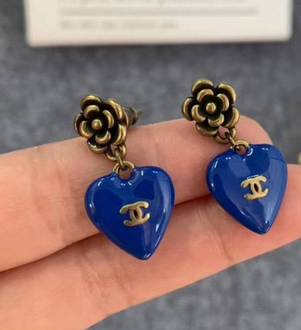 Серьги-пусеты CHANEL с подвеской в форме сердца, винтаж