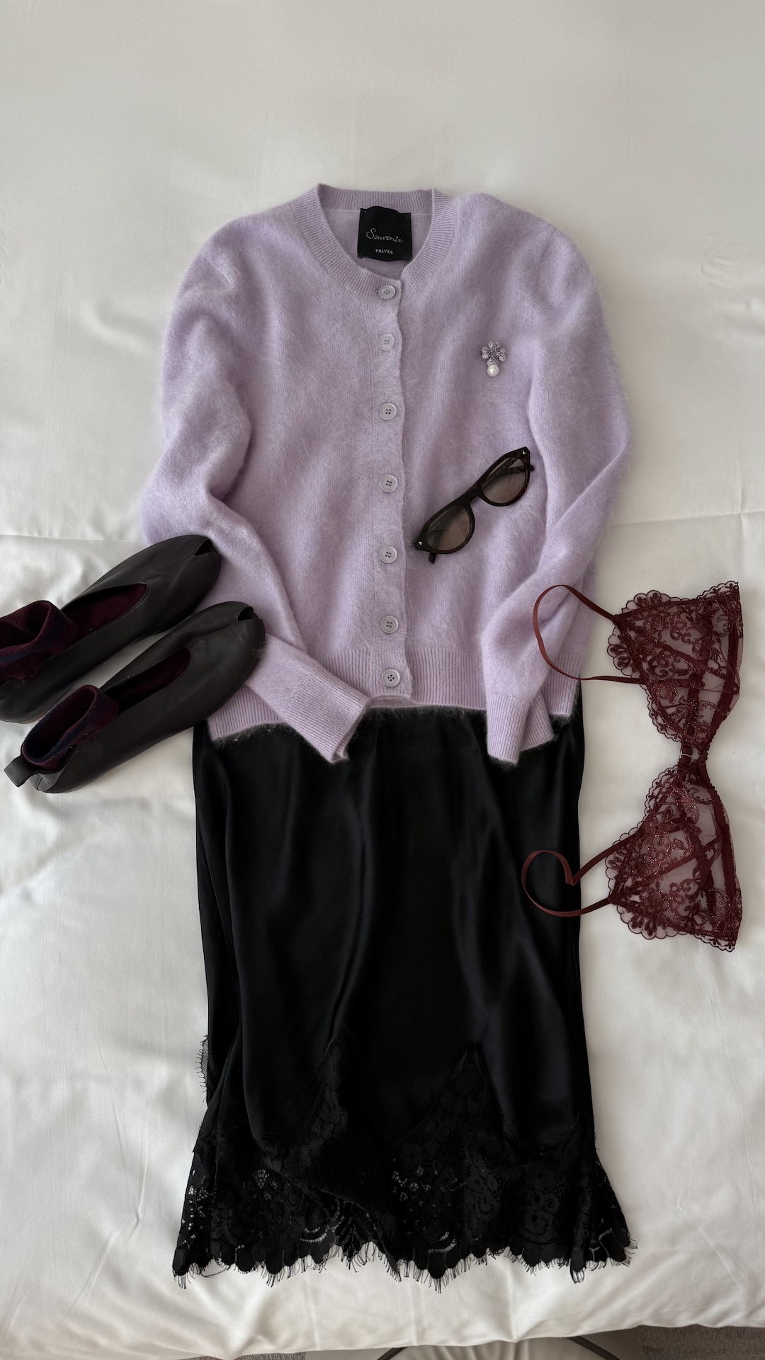 Брошь в виде клевера с подвеской