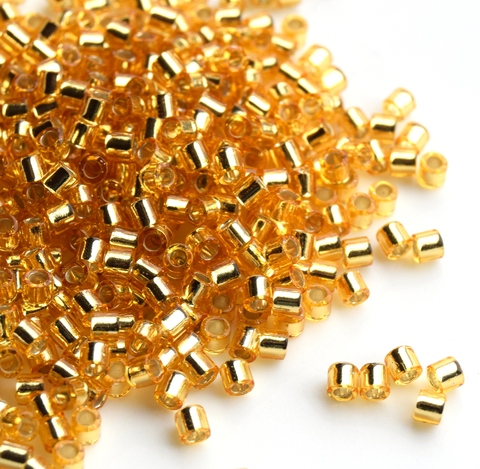 DB-0042 Бисер цилиндрический Миюки делика 11/0 Золотистый прозрачный с серебристой линией внутри /Miyuki delica 11/0 Silverlined Gold