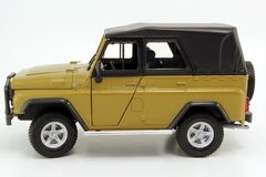 UAZ-Hunter 4x4 2004 with awning Autobahn Bauer 1:24