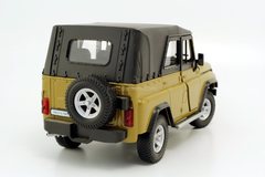 UAZ-Hunter 4x4 2004 with awning Autobahn Bauer 1:24