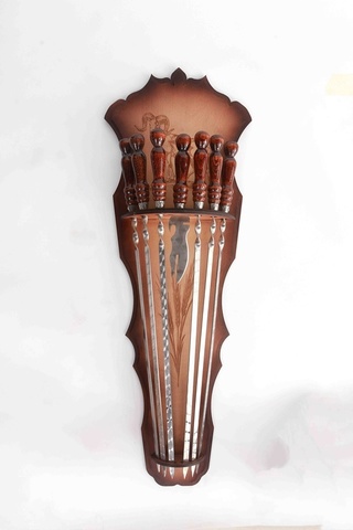 Щит-подставка с шампурами