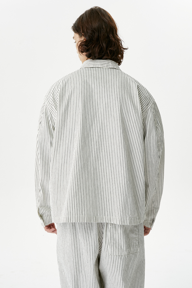 Белый костюм в полоску Normie