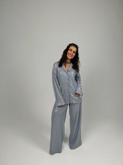 Мерцающий костюм к голубом цвете