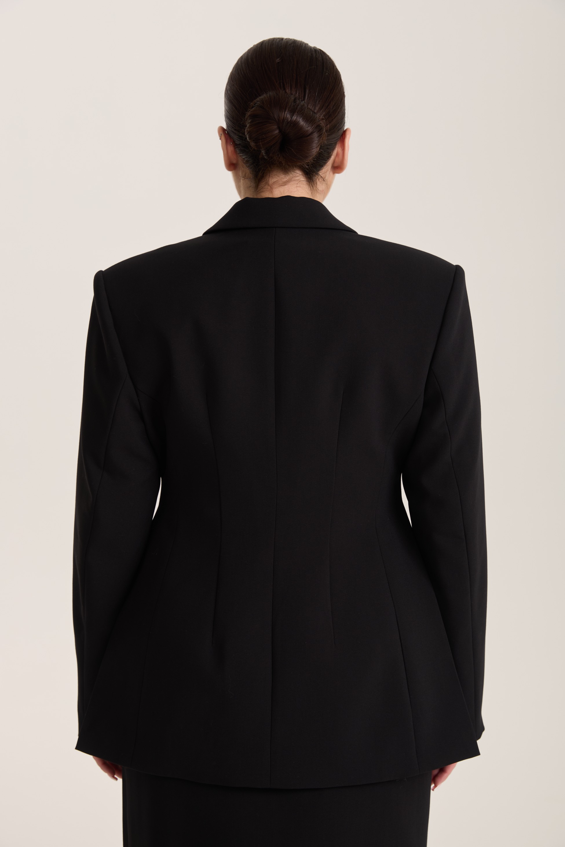 Жакет с объемными плечами, черный