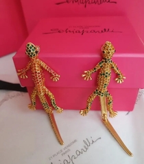 sergi-dlinnye-yashchericy-v-stile-schiaparelli