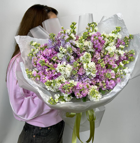 Букет из ароматной маттиолы 51 шт