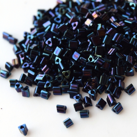 Бисер японский TOHO Triangle треугольный 11/0 0082 синий ирис