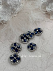 Пуговицы серебристые с синими камнями стразами