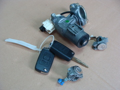 замок зажигания к-т, ключ 2шт\личинка 2шт  Geely Emgrand  1068003675