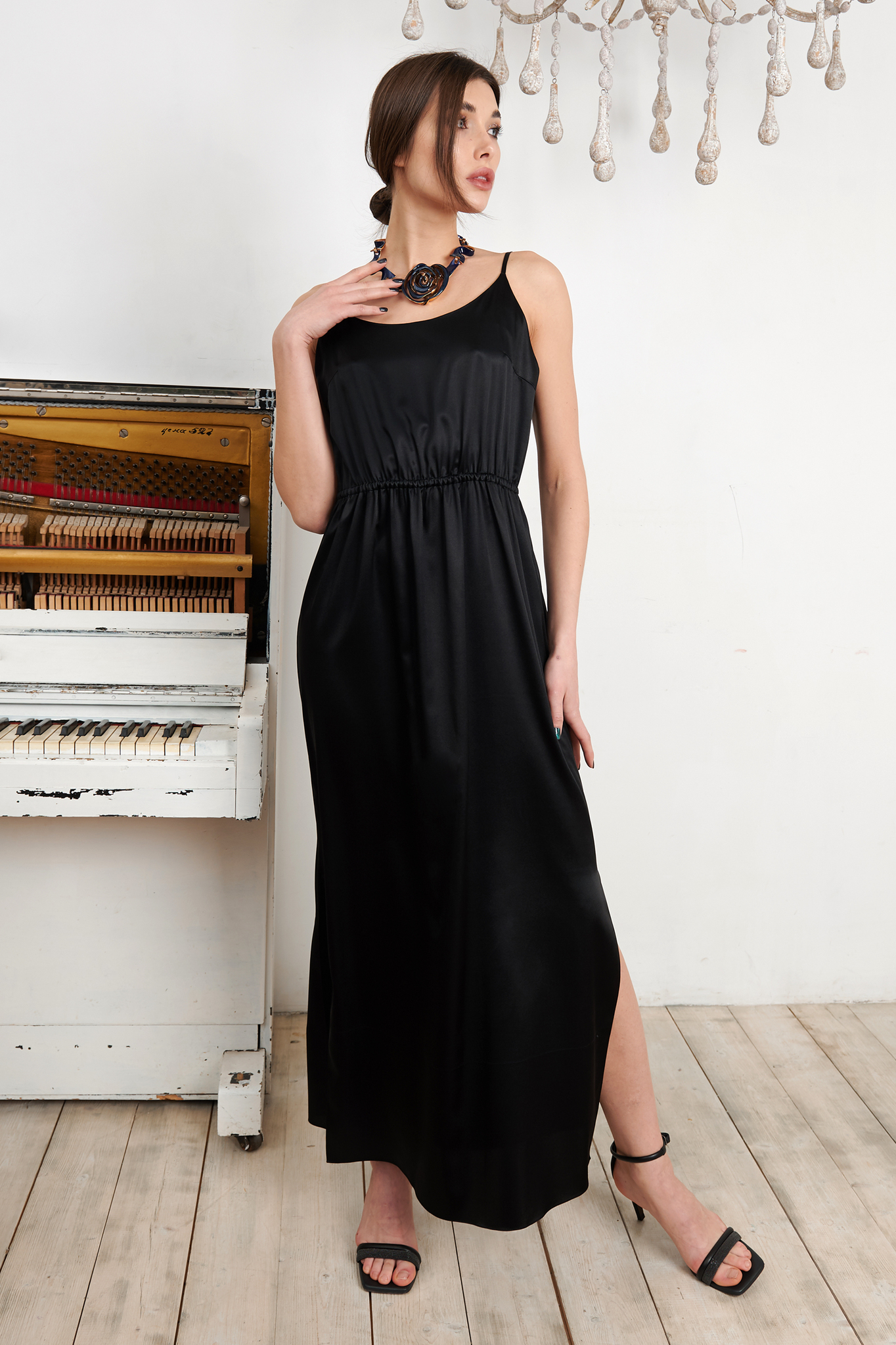 Шелковое черное платье - комбинация