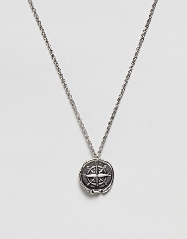Серебристое ожерелье с подвеской в виде компаса