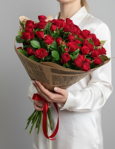Букет из 15 кустовых роз Вайн