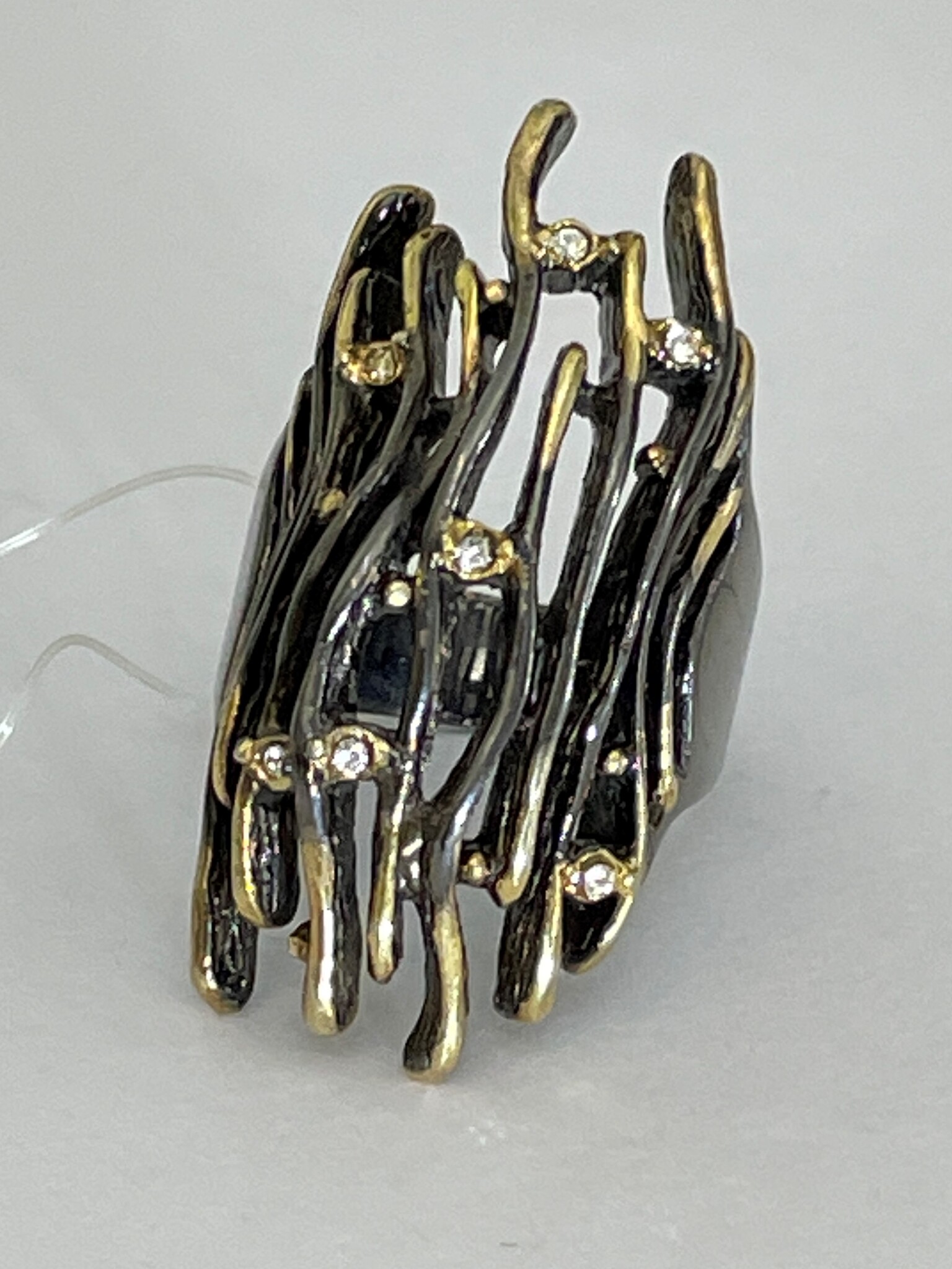 Rain ring. Aloha gaia кольцо. Кольцо дождя реборн. Izmestiev diamonds logo. Izmestiev diamonds jewelry.