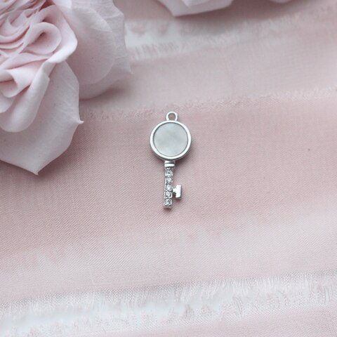 УЦЕНКА!!! Подвеска Ключ с перламутром 19*8 мм, родий, У088