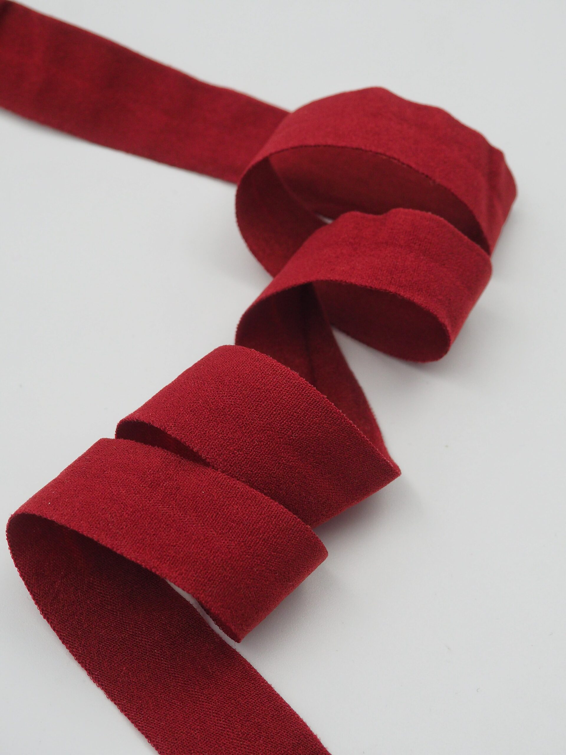 Бейка эластичная бордовая матовая ширина 20 мм