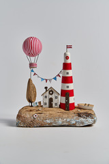 Морская композиция с маяком и воздушным шаром из дрифтвуда, 25х22 см, Россия