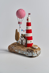 Морская композиция с маяком и воздушным шаром из дрифтвуда, 25х22 см, Россия