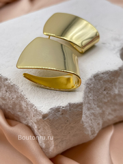 Серьги золотистые плоские изогнутые