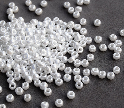 6/0 RR-0528 Ceylon white pearl