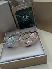 braslet-dve-zmei-kollekciya-serpenti-s-cirkonami-v-kachestve-vgold